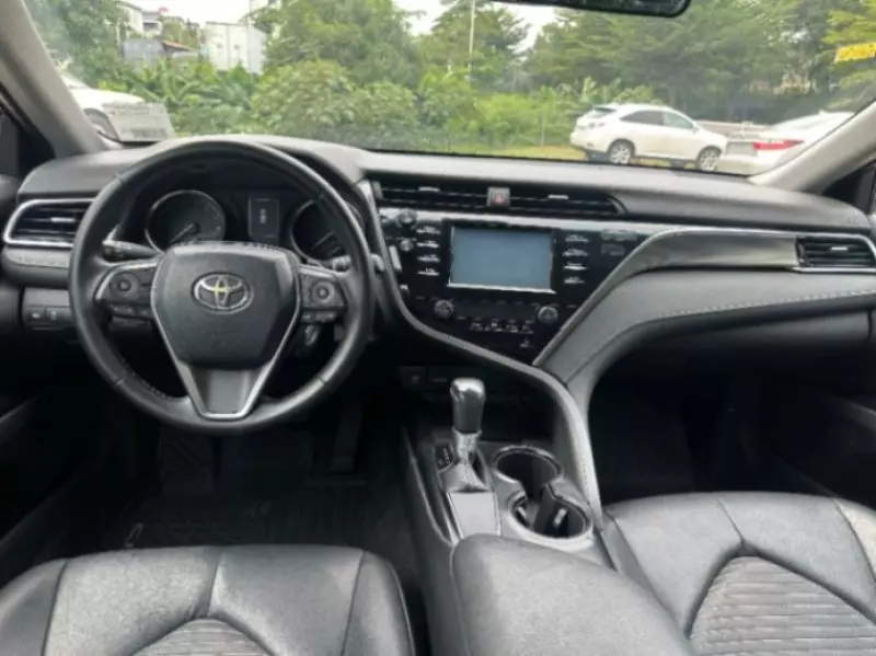 TOYOTA Camry   - 2018
