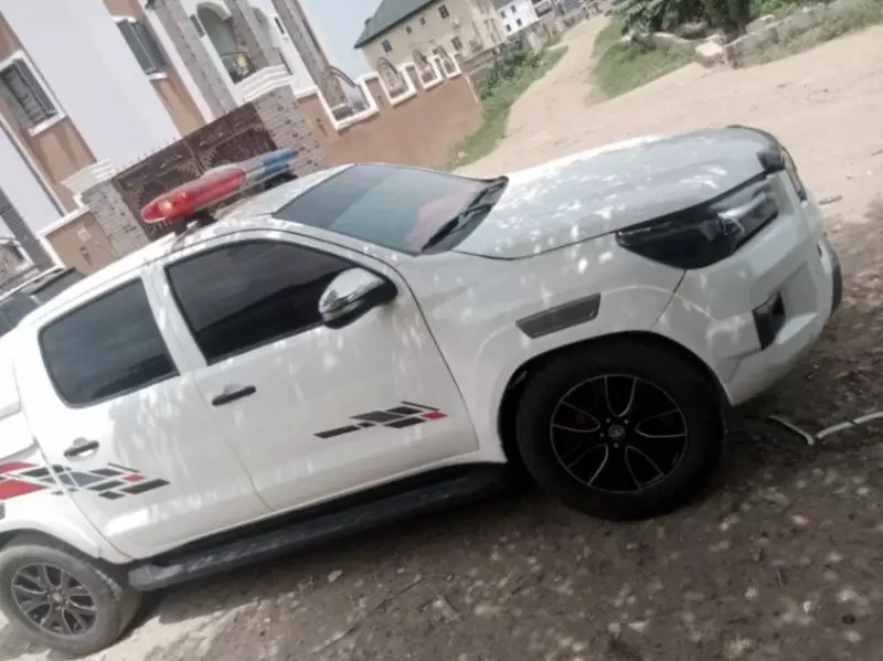 Toyota Hilux   - 2014