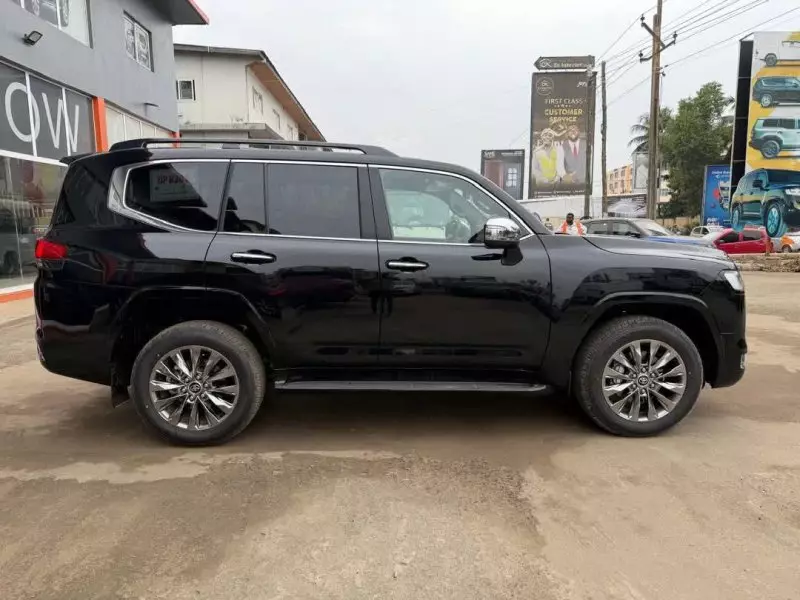 TOYOTA LANDCRUISER VXR   - 2026