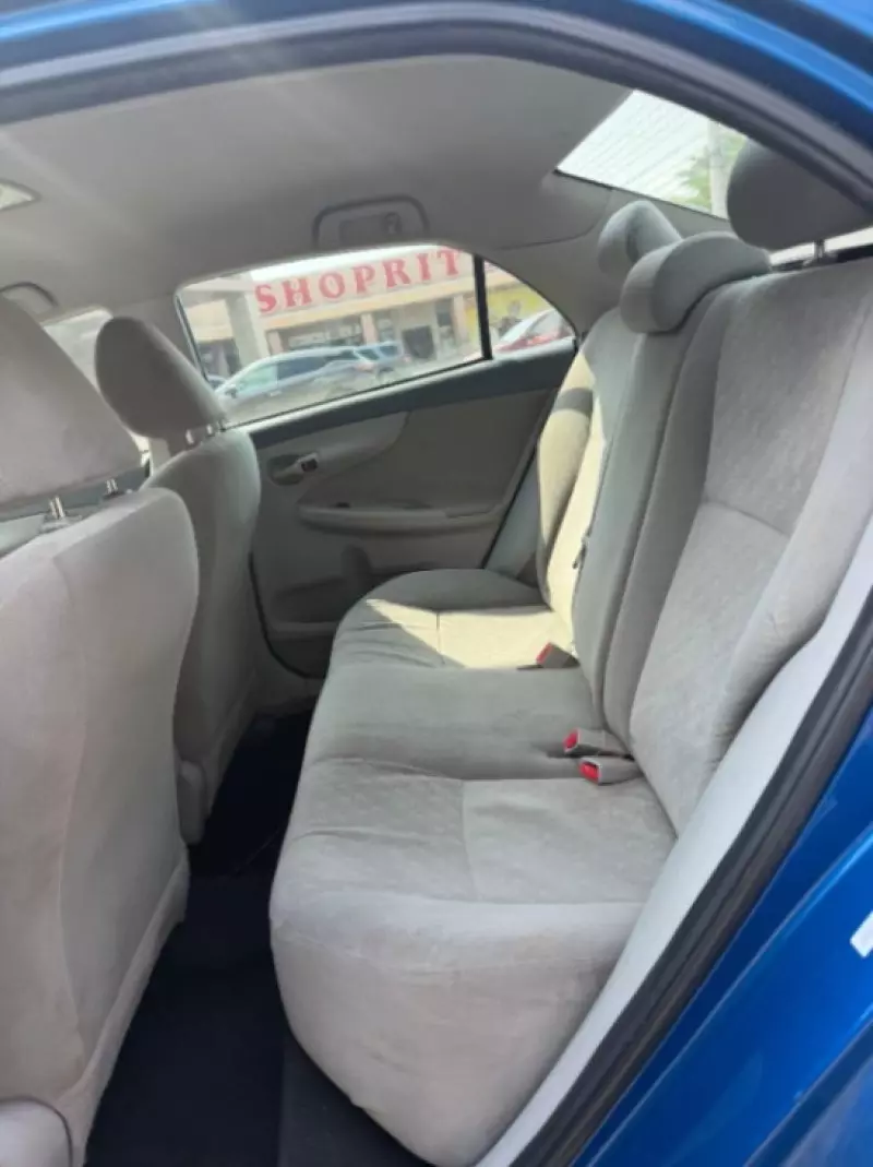 Toyota Corolla   - 2009