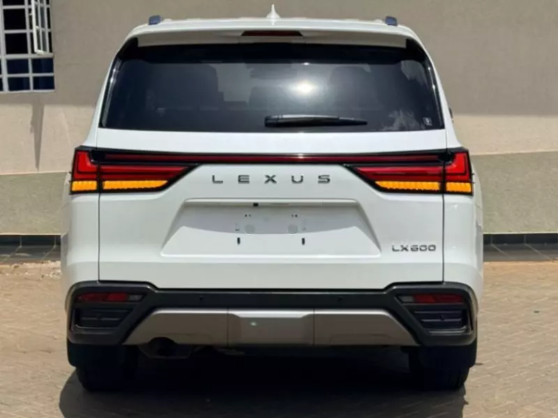 Lexus LX 600   - 2022