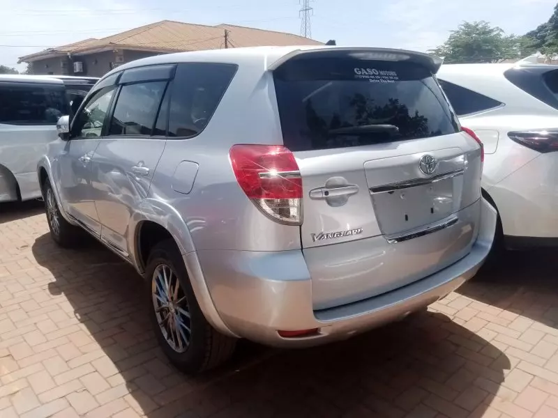 Toyota Vanguard    - 2012