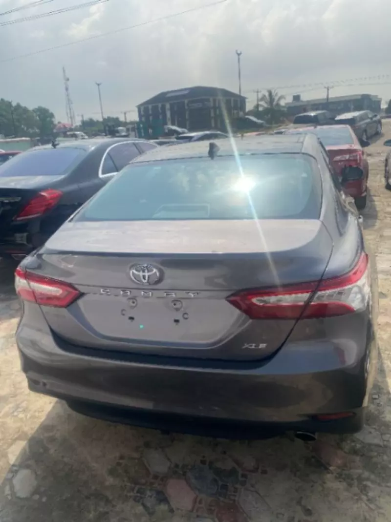 Toyota Camry   - 2018