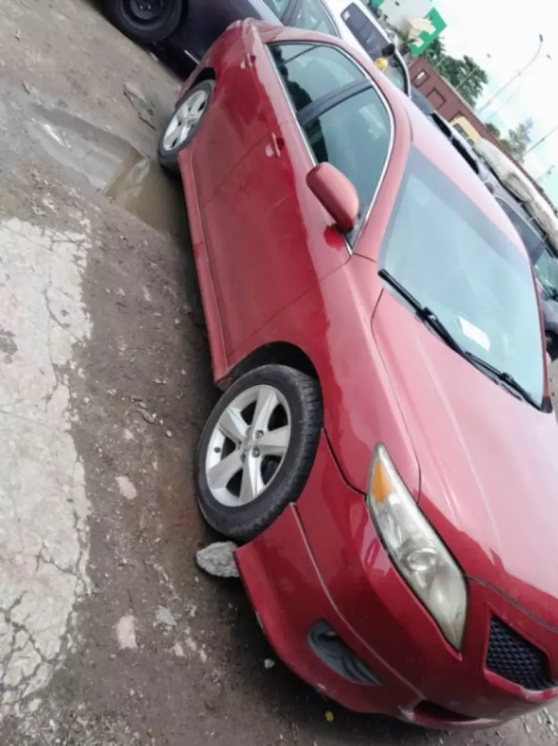 TOYOTA Camry   - 2010