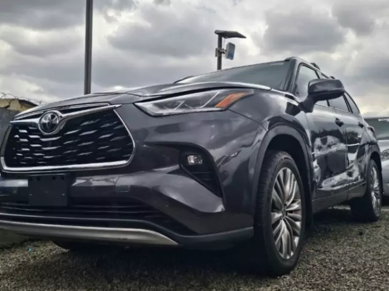 Toyota Highlander   - 2022
