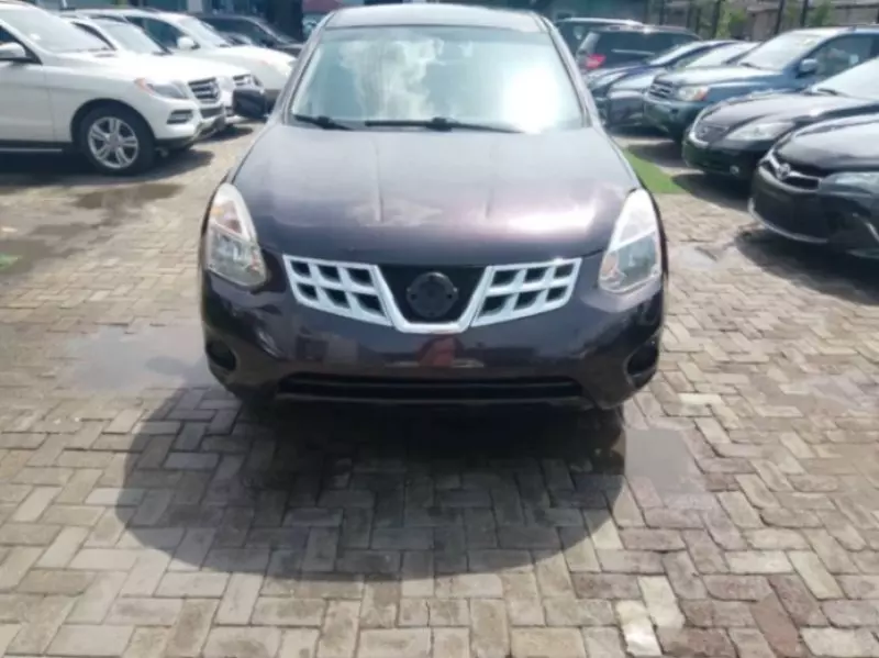 Nissan Rogue   - 2011