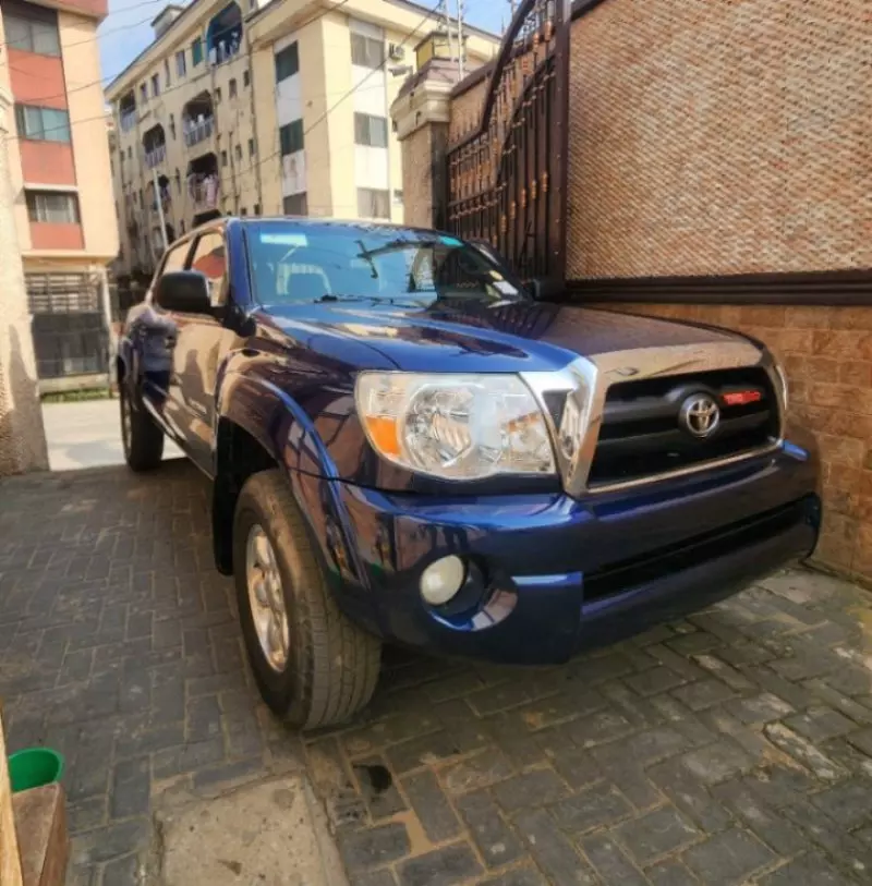 Toyota Tacoma   - 2008