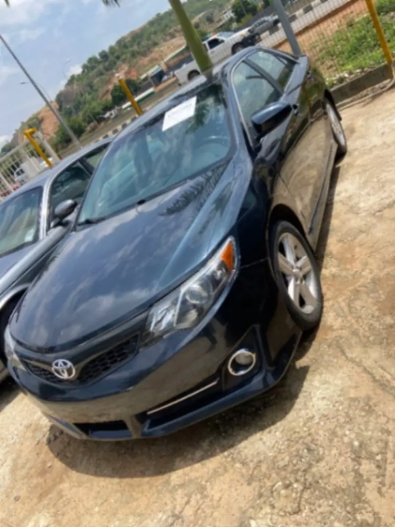 Toyota Camry   - 2014