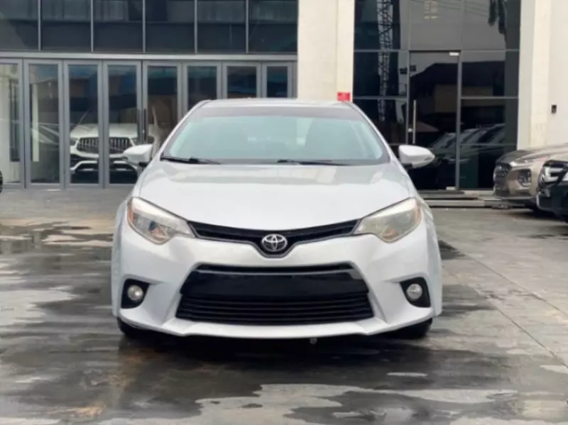 Toyota Corolla   - 2014