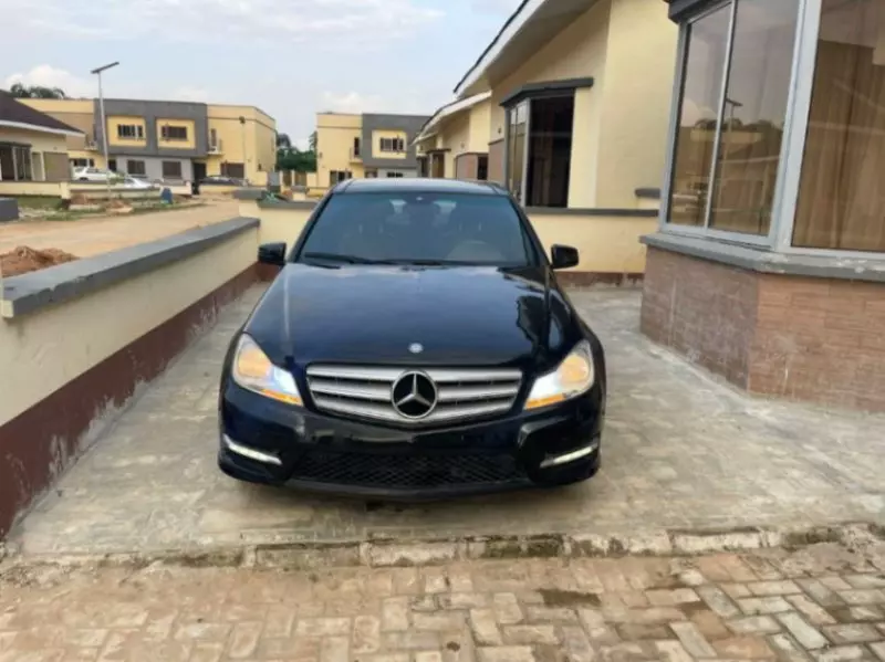 Mercedes-Benz C-Class   - 2010