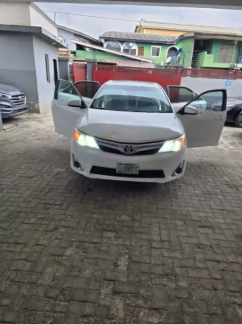 TOYOTA Camry   - 2012