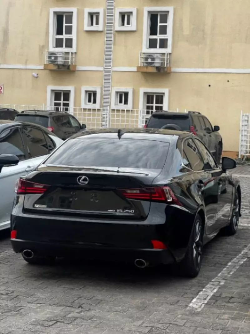 Lexus IS - 2015