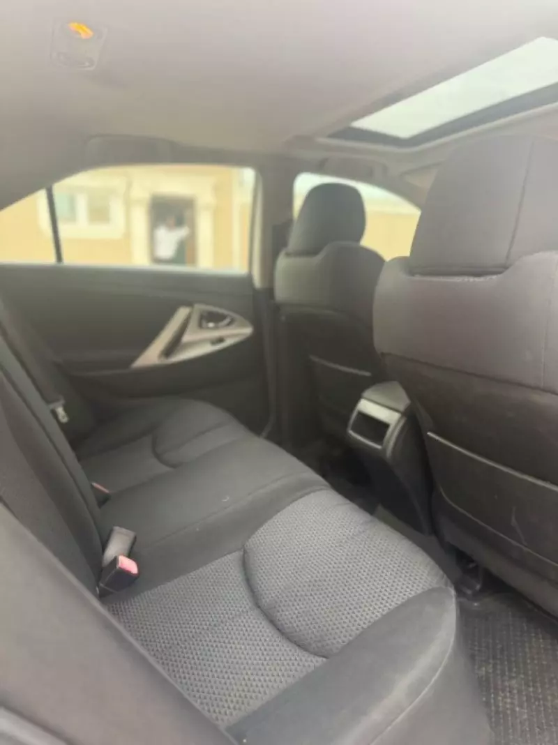 Toyota Camry   - 2011