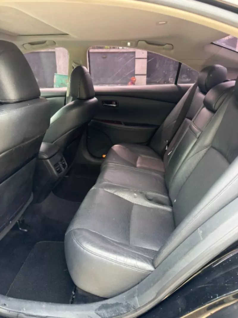 Lexus ES   - 2010
