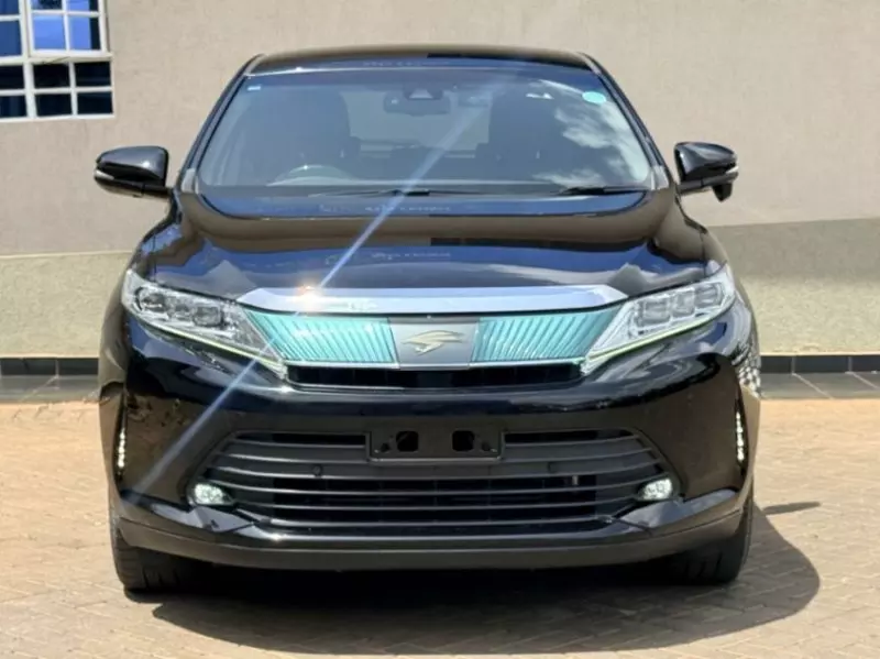 Toyota Harrier   - 2018
