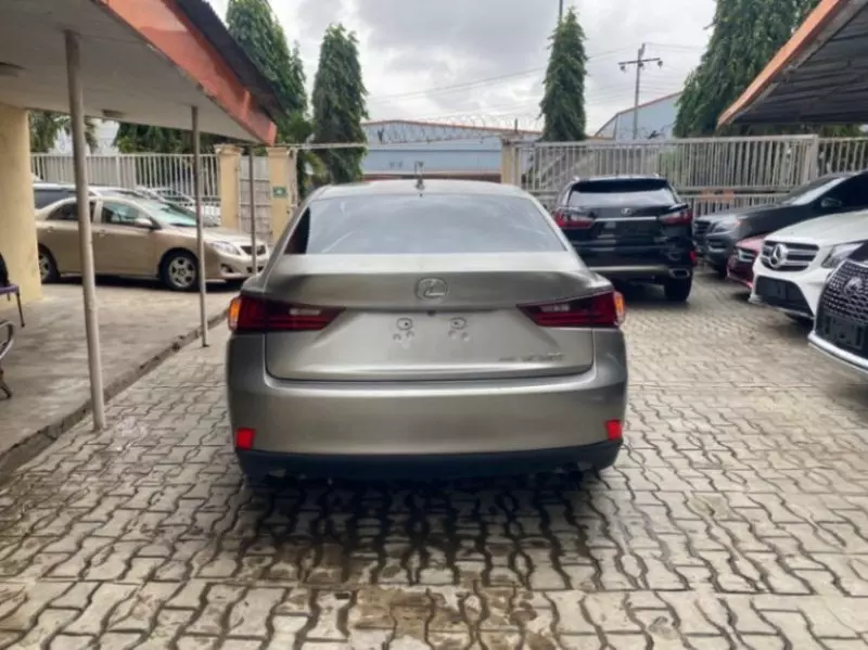 Lexus IS 250   - 2015