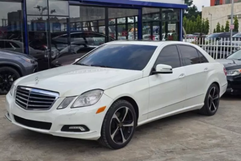 Mercedes-Benz E350   - 2010