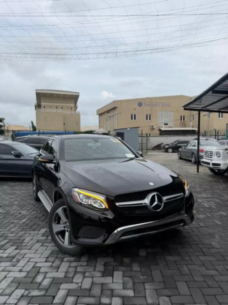Mercedes-Benz GLC 300   - 2017