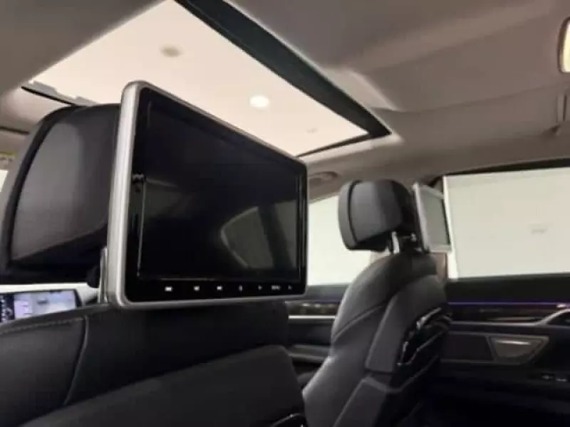 BMW M760   - 2016