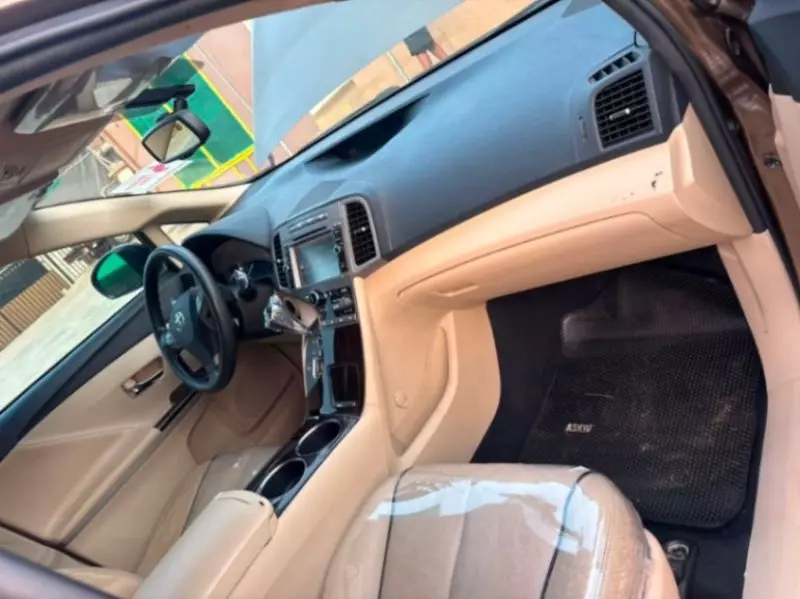 TOYOTA Venza   - 2011