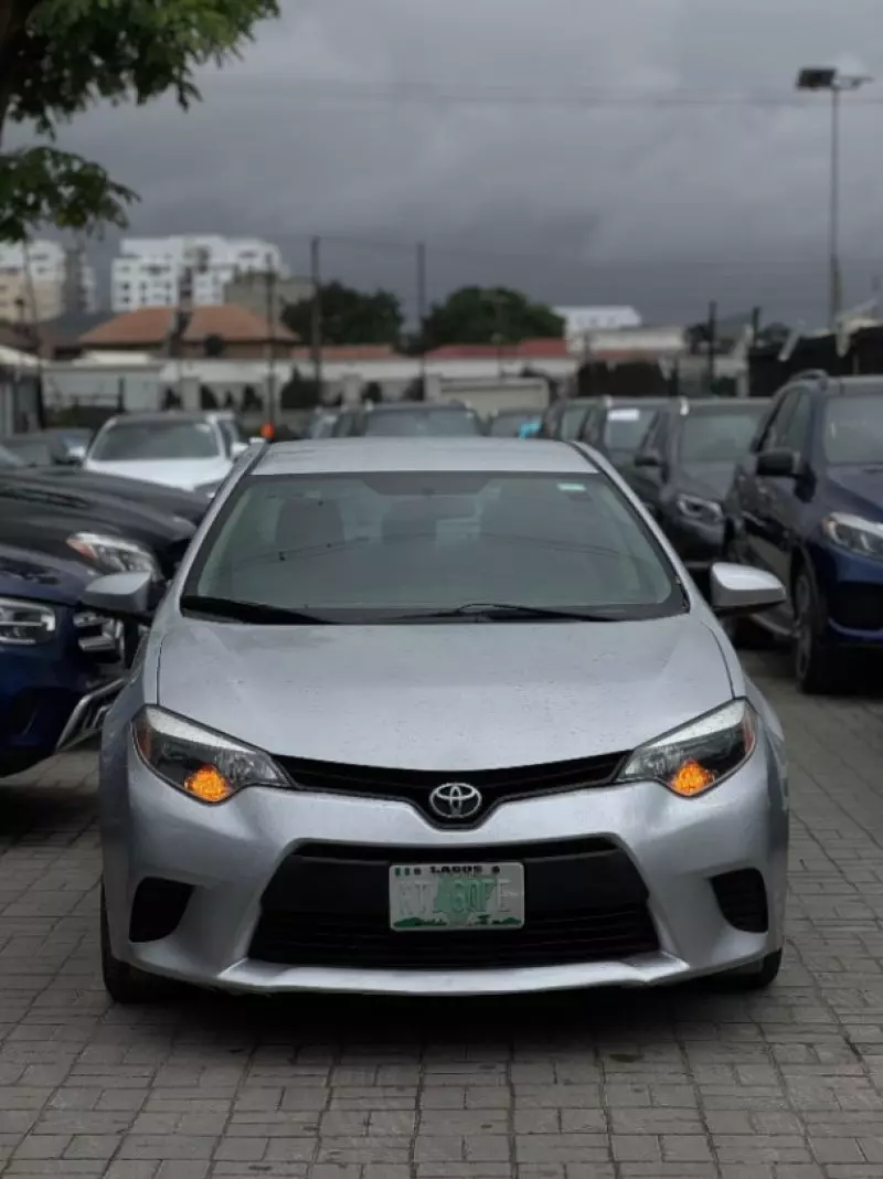 TOYOTA Corolla   - 2015