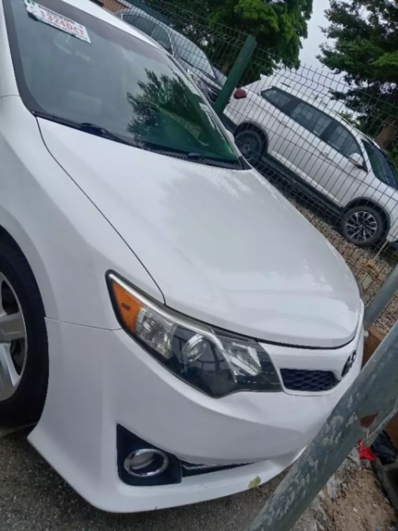 Toyota Camry - 2012