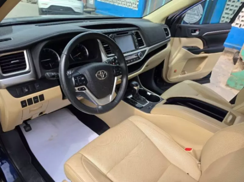 TOYOTA Highlander   - 2016
