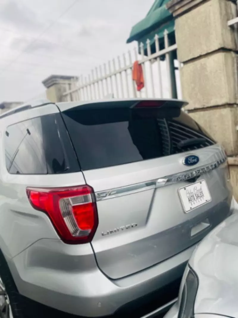 Ford Explorer   - 2016