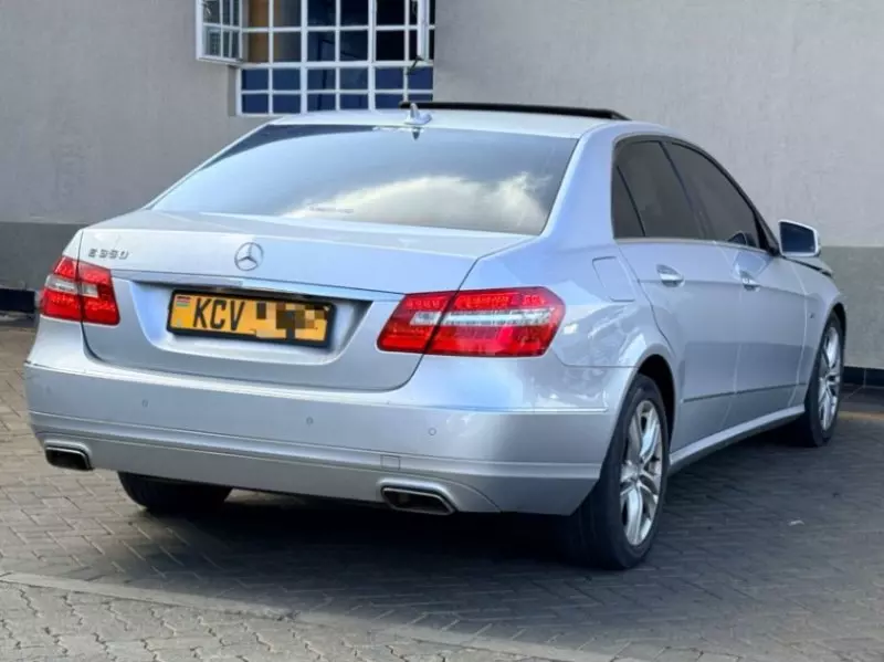 Mercedes-Benz E350   - 2012