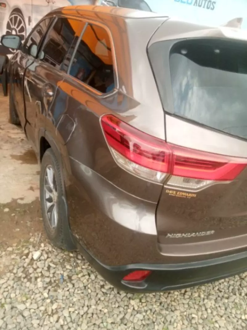 TOYOTA Highlander   - 2017
