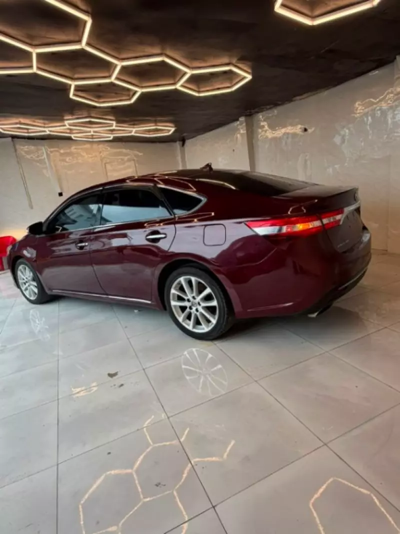 TOYOTA Avalon   - 2015