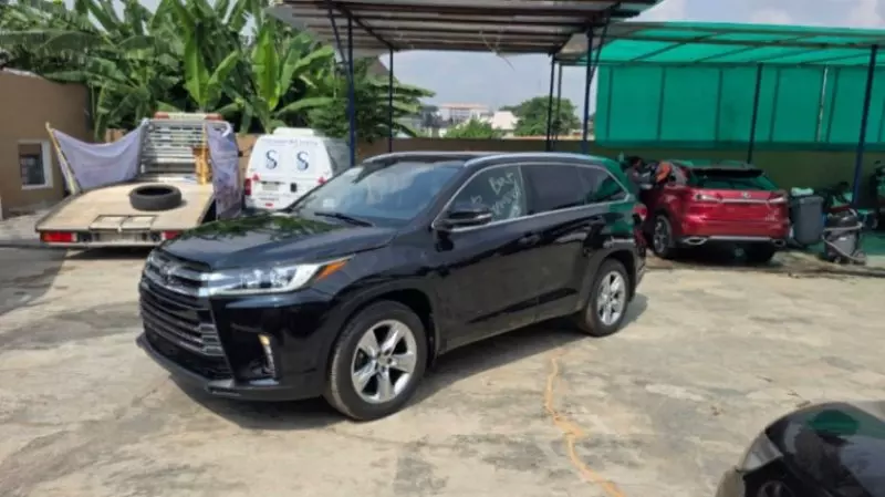 Toyota Highlander   - 2015
