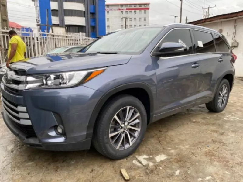Toyota Highlander   - 2018