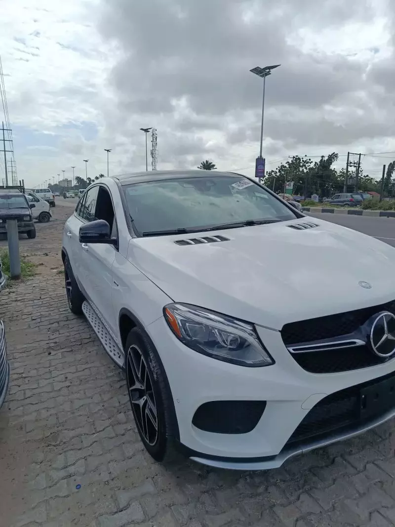 Mercedes-Benz GLE-Class   - 2016