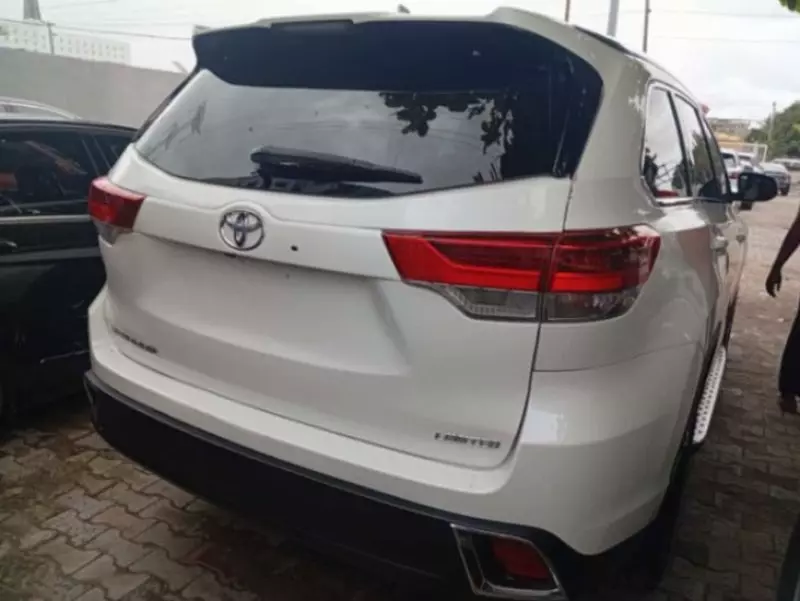 TOYOTA Highlander   - 2017