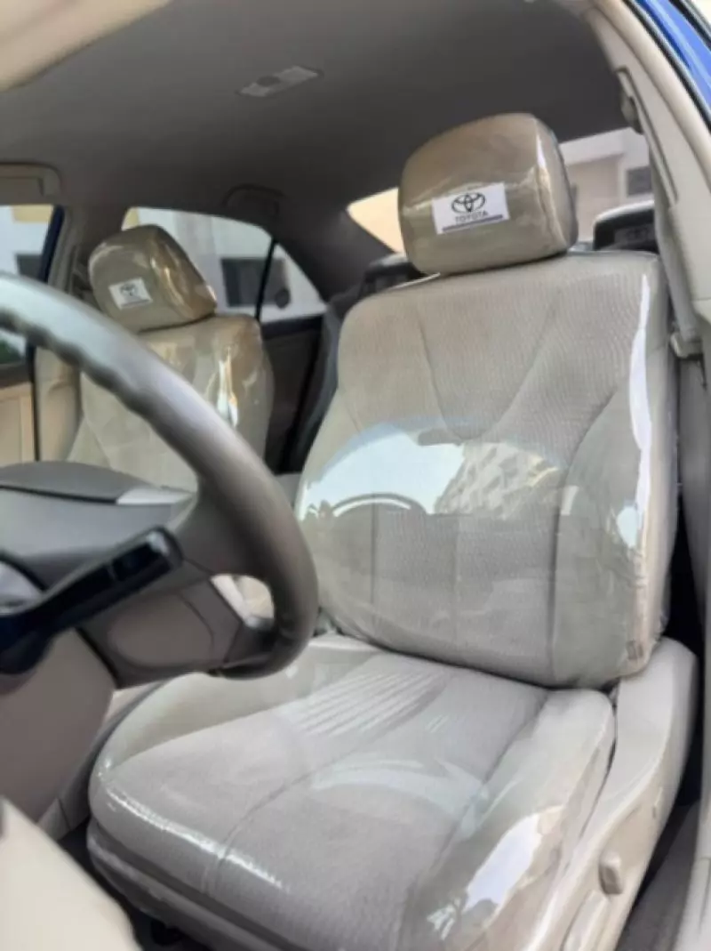 Toyota Camry   - 2011