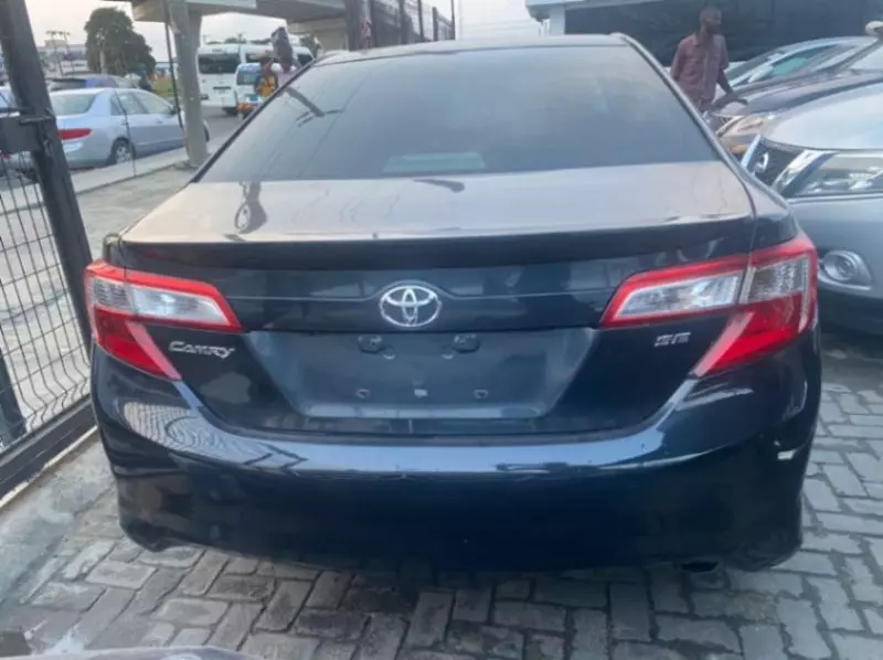 Toyota Camry   - 2014