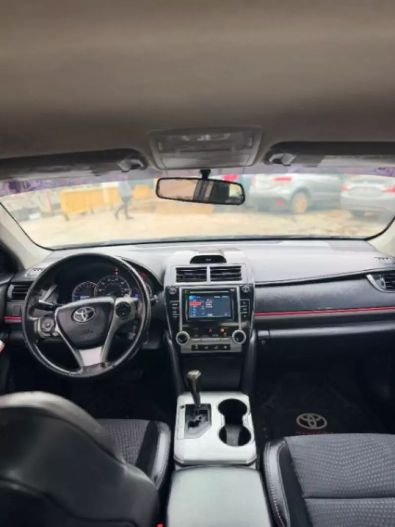 TOYOTA Camry   - 2010