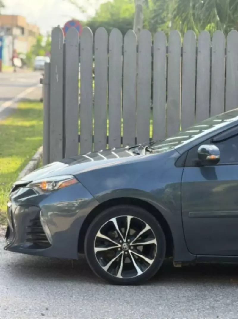 TOYOTA Corolla   - 2017