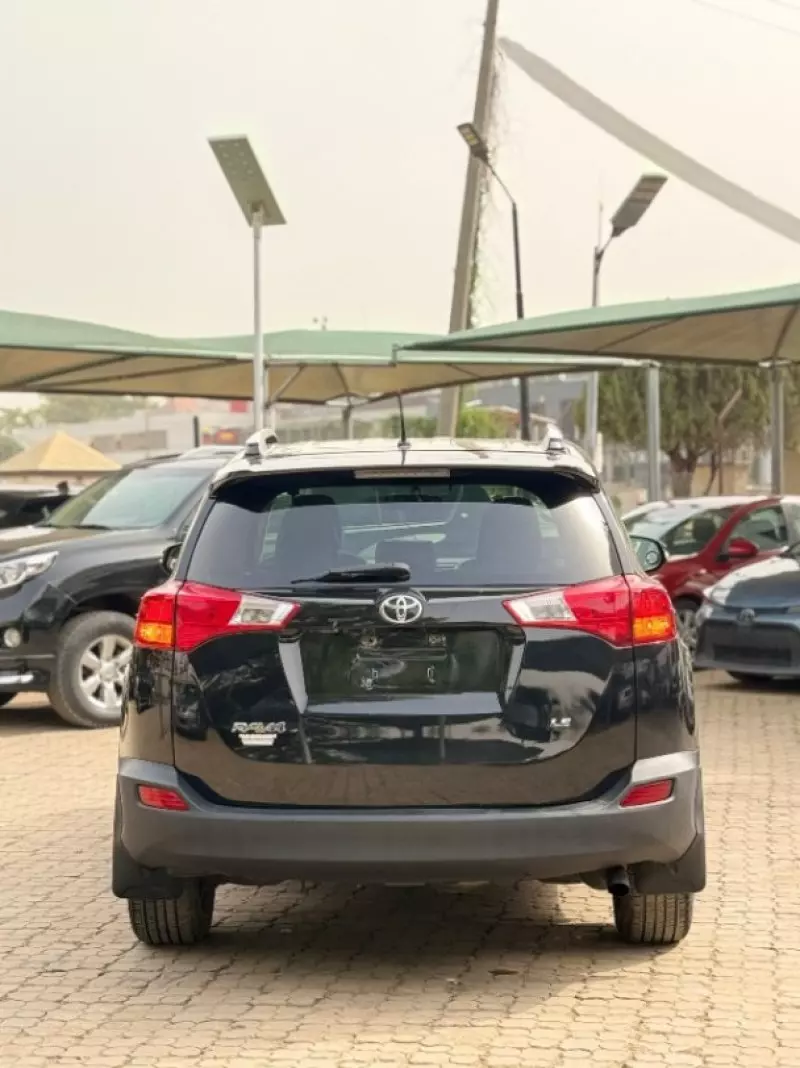 TOYOTA RAV4 - 2015