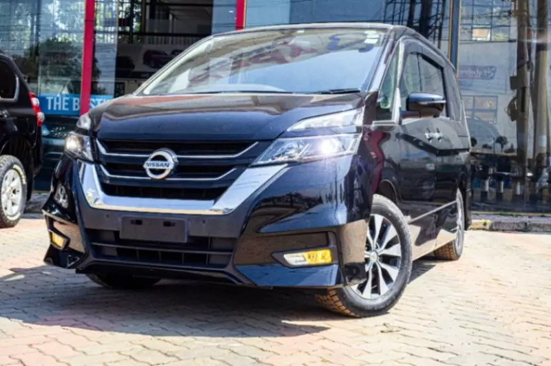 Nissan Serena   - 2018