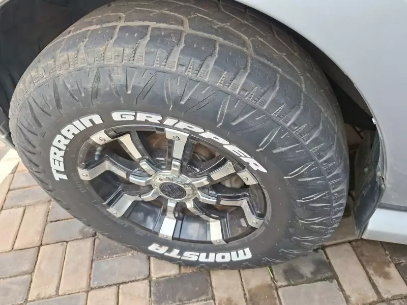 Mitsubishi Pajero   - 2011