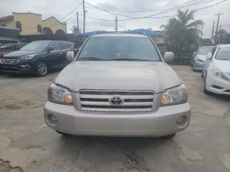 TOYOTA Highlander - 2004