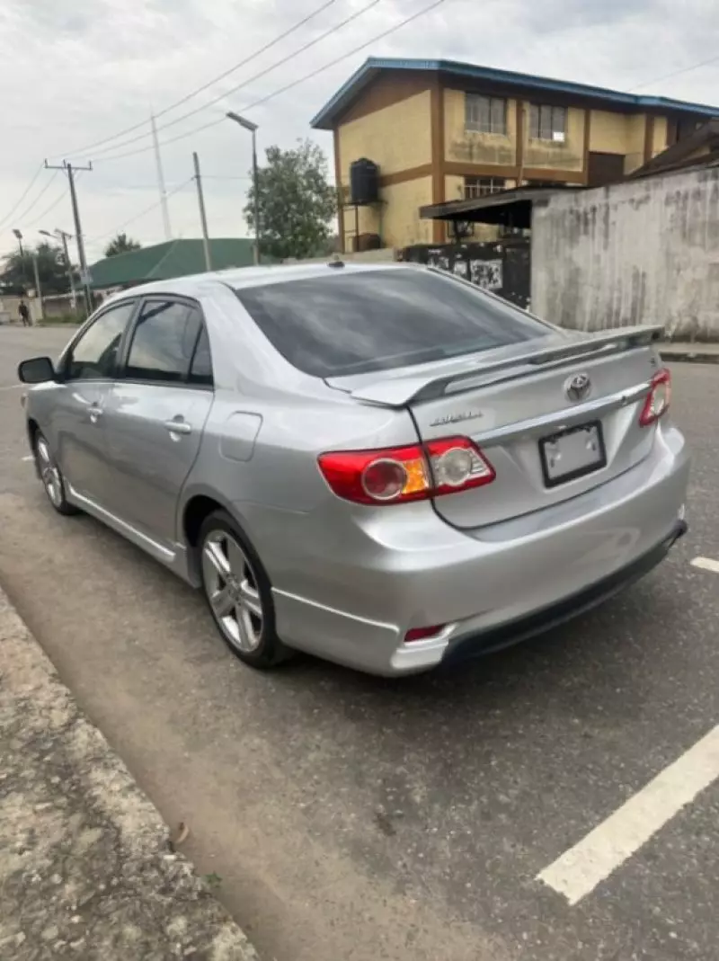 Toyota Corolla   - 2013