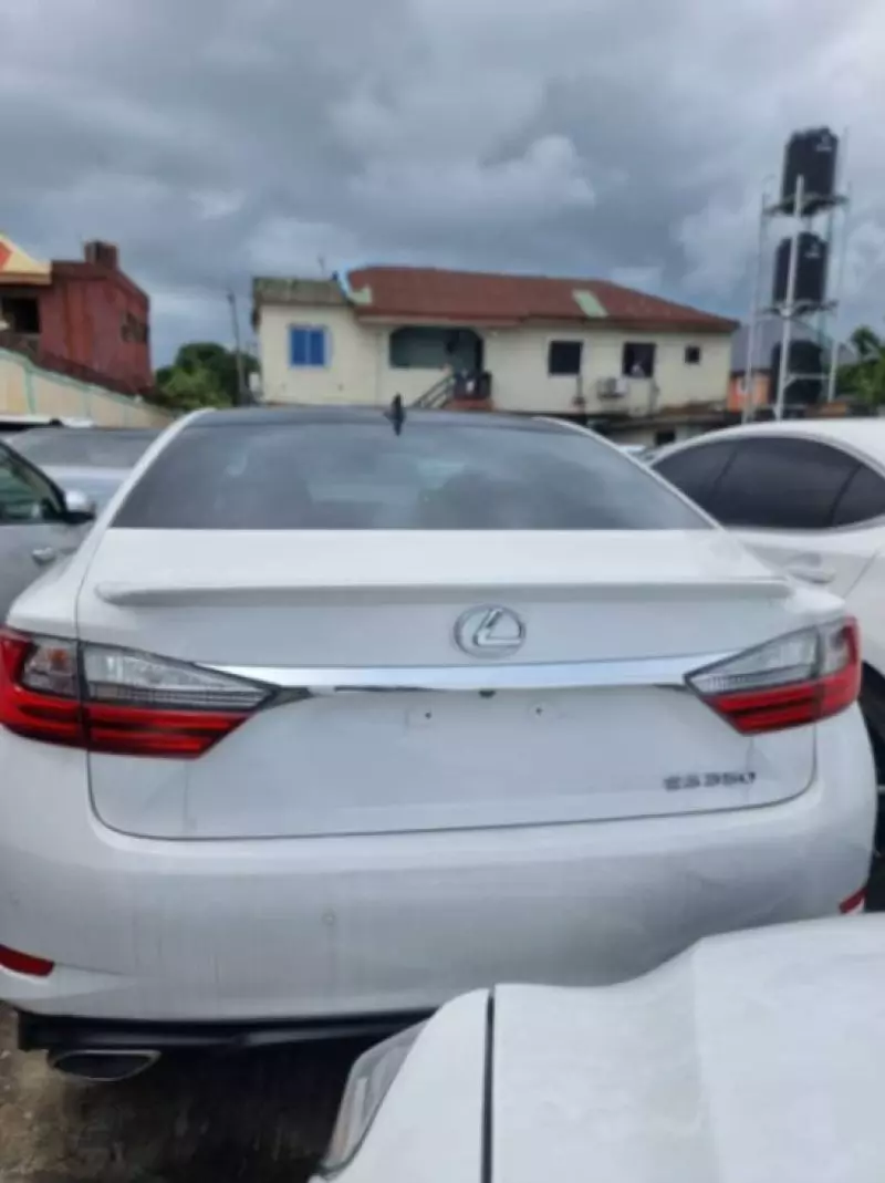 Lexus ES 350   - 2016