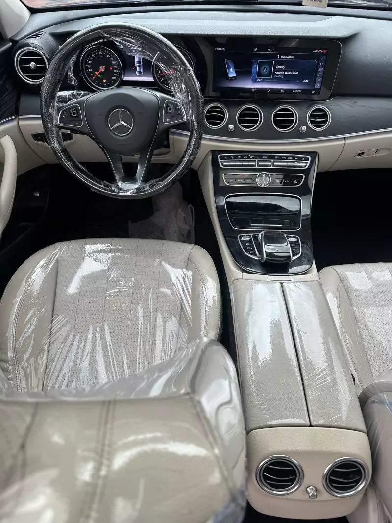 Mercedes-Benz E 300   - 2017