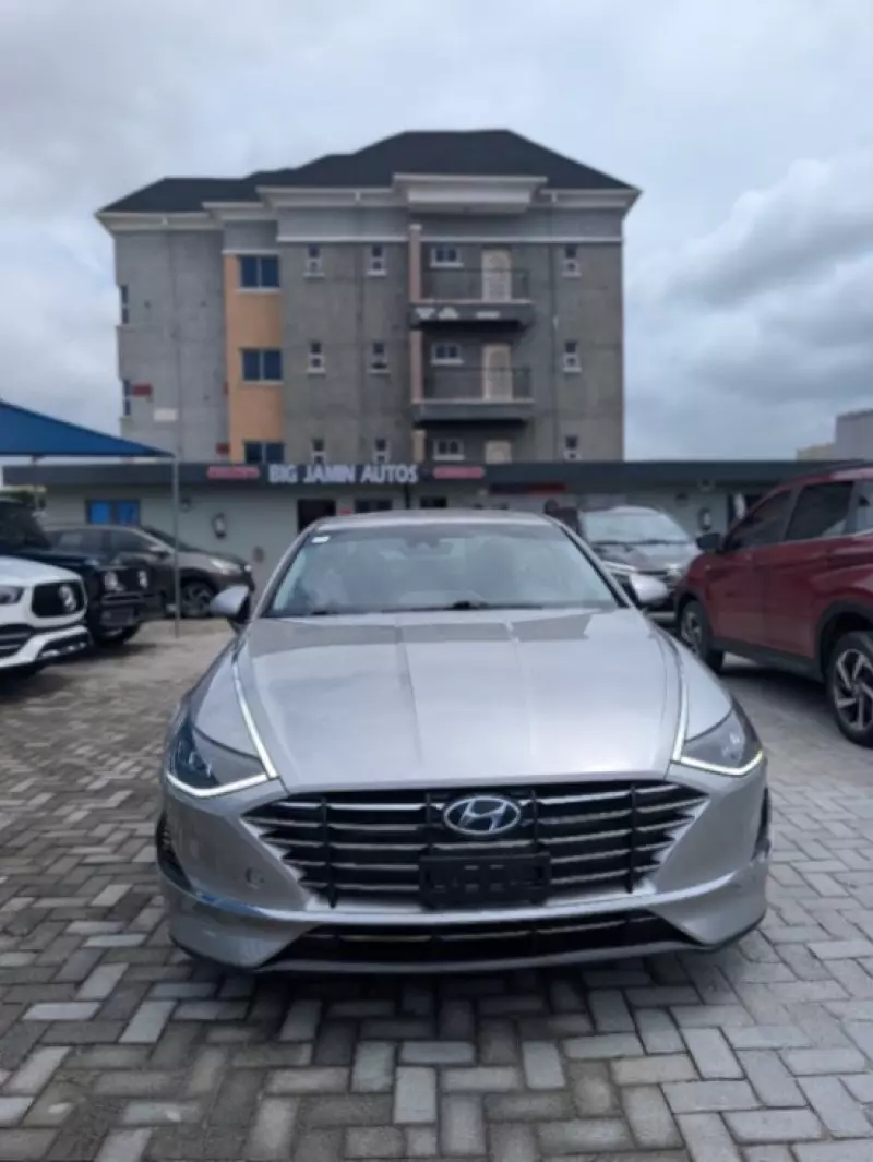 Hyundai Sonata   - 2021