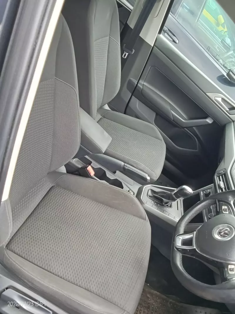 Volkswagen Polo   - 2018