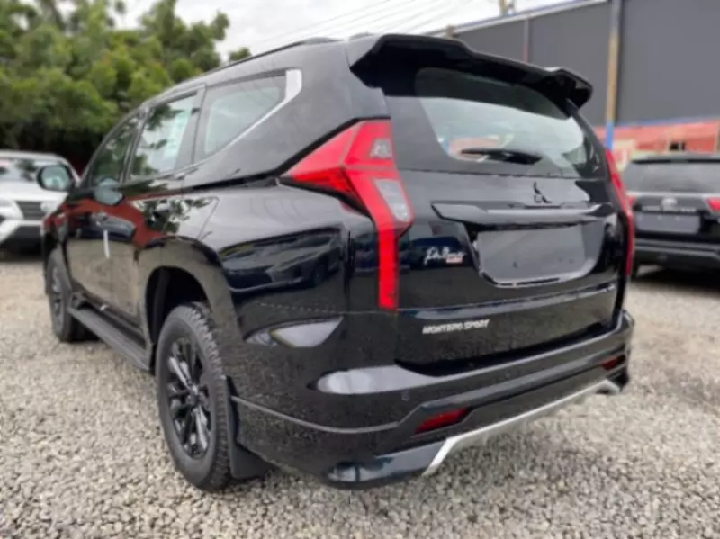 Mitsubishi Montero Sport   - 2024