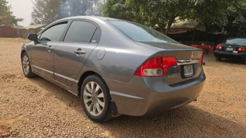 Honda Civic   - 2009